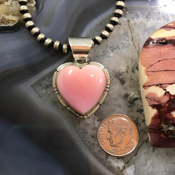 Samson Edsitty Native American Sterling Pink Conch Heart Pendant For Women - Picture 8 of 10